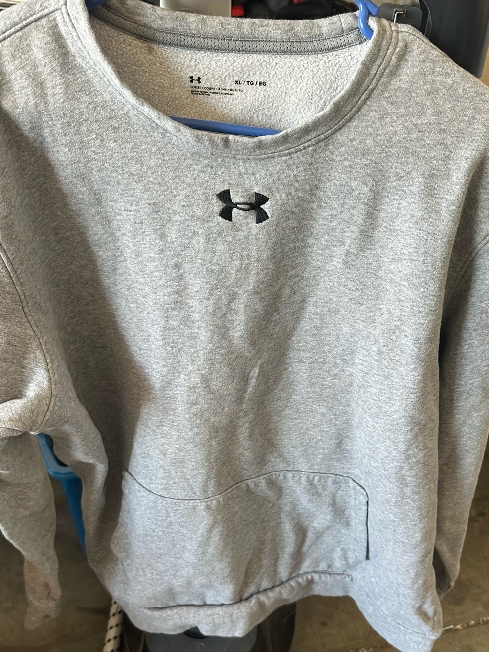 This is an Under Armour Men's Rival Fleece 2.0 Crew Pullover in Heather Gray fea